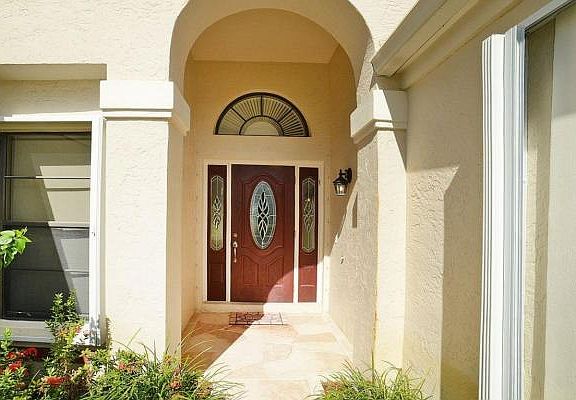 Home For Sale In Island Lakes