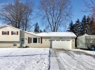 4373 Meadowbrook Dr, Freeland, MI 48623