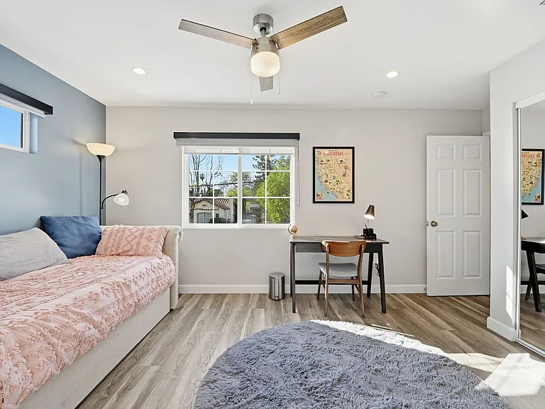 1668 Belford Ave — Photo 19