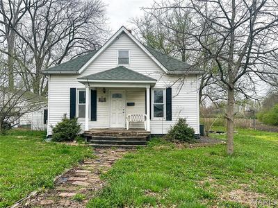 927 E Union St, Nokomis, IL, 62075