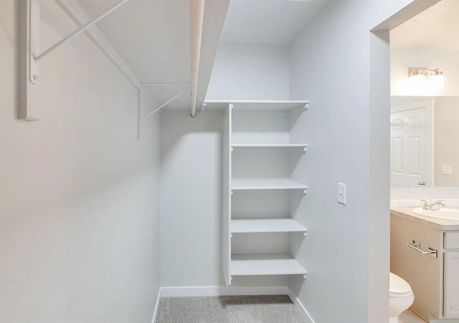 Nampa 3 Bed 2 Bath! — Photo 3
