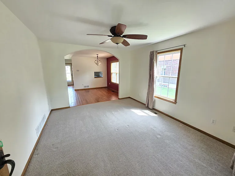 308 E Iowa Ave — Photo 5