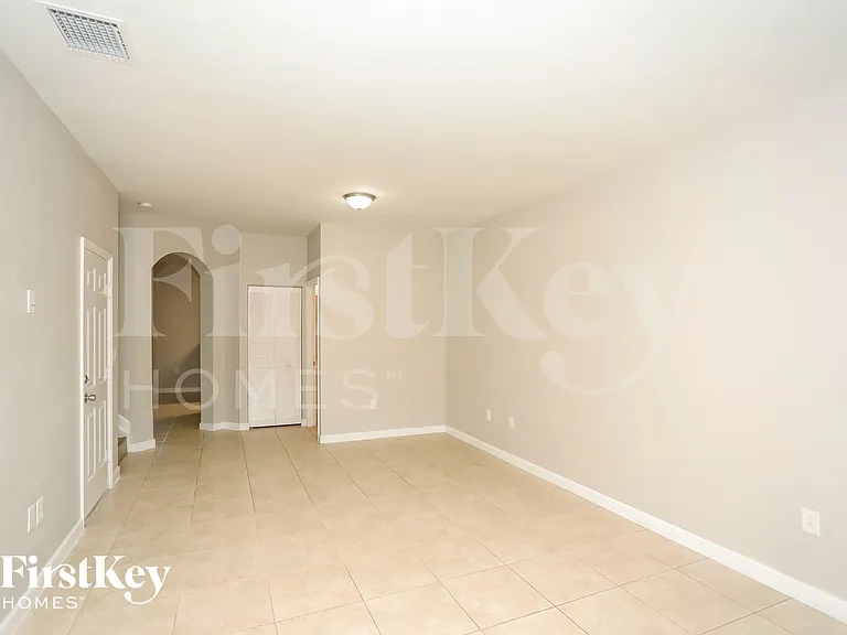 13090 SW 132nd Ter — Photo 3
