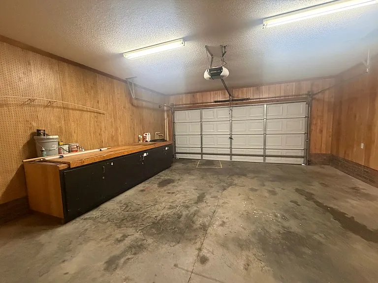 3290 Valencia Dr — Photo 43