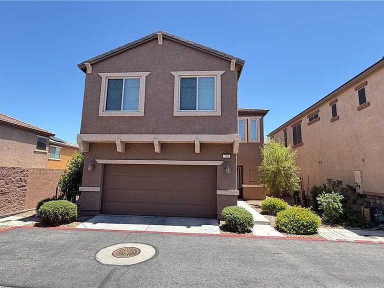 738 Calamus Palm Pl — Photo 1