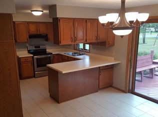 N1513 Ellen Ln, Greenville, WI 54942