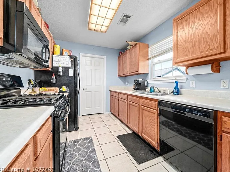 3711 Wellington Ct — Photo 4