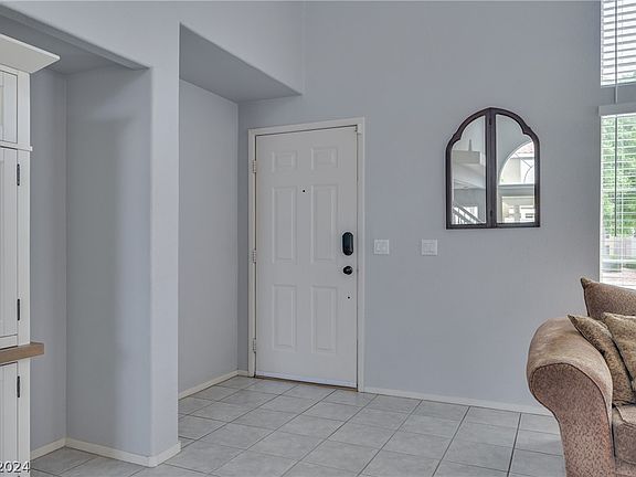 4th image of 8768 Country Pines Ave
