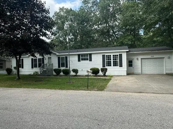 3989 Commodore Ln, Muskegon, MI 49442