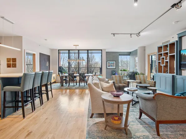 215 10th Ave S Unit 204, Minneapolis, MN 55415