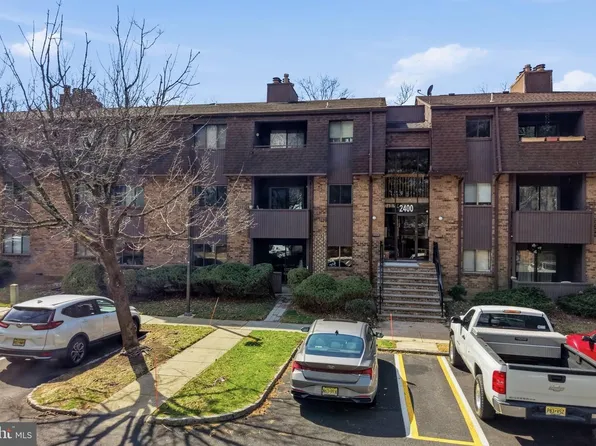 2412 Old Stone Mill Dr, Cranbury, NJ 08512