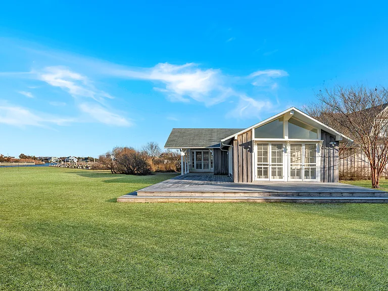 1 Waters Edge Dr — Photo 23
