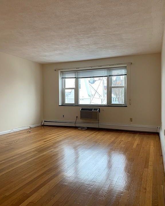 2nd image of 24 Patten St APT 1-7