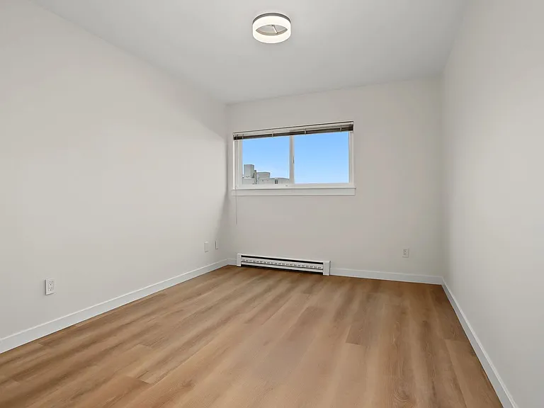 1221 Apartments — Photo 37
