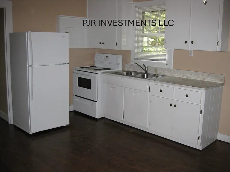 124 Hardy St — Photo 7