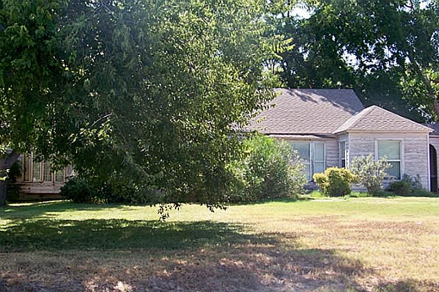 2nd image of 825 S Dixon St