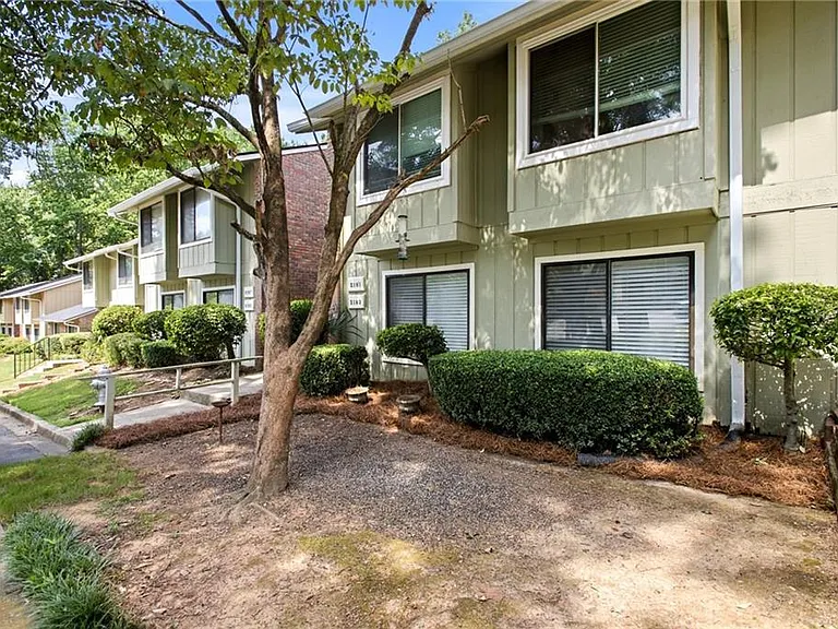 2183 Surrey Ct SE — Photo 26