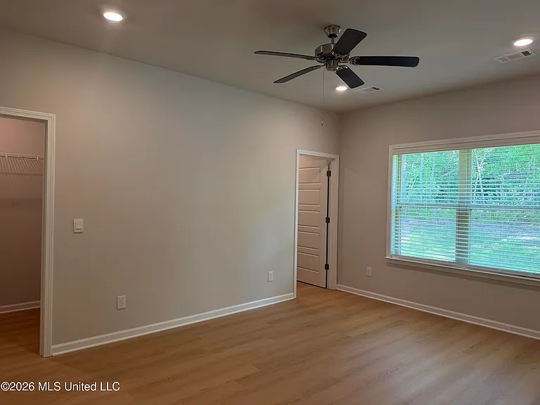 410 Hidden Reed Ct — Photo 8