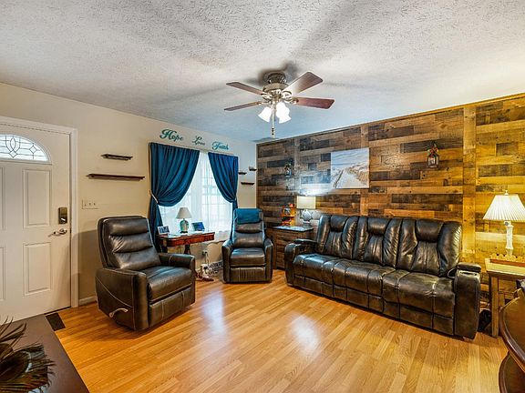 5th image of 1025 Morey Pl
