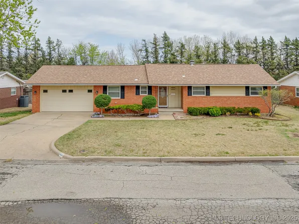 806 Saralyn Dr, Blackwell, OK 74631