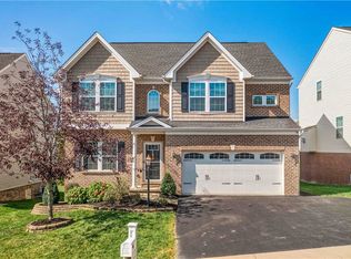 1105 Raymond Dr, Oakdale, PA 15071