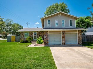 1 Spring Grove Dr, Sherwood, AR 72120