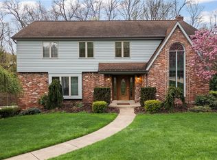 110 Green Valley Ln, Mcmurray, PA 15317