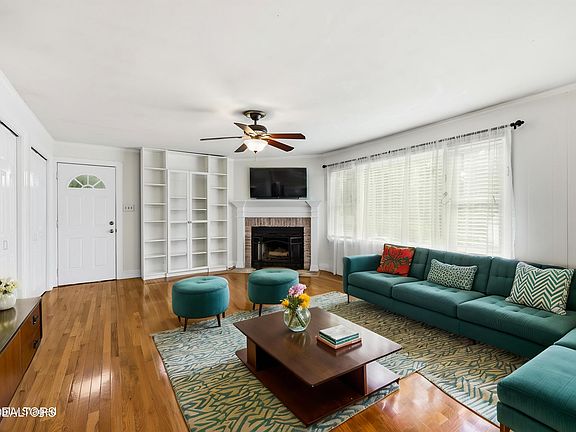 3rd image of 1009 Bardill Ln