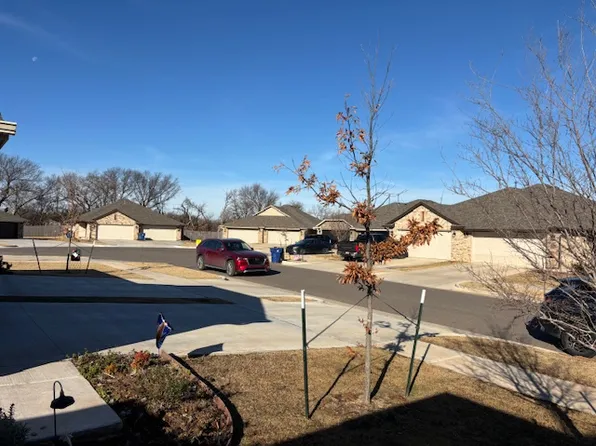 Villas at Grand, 641 Marlin Ct #De34ea827, Chickasha, OK 73018
