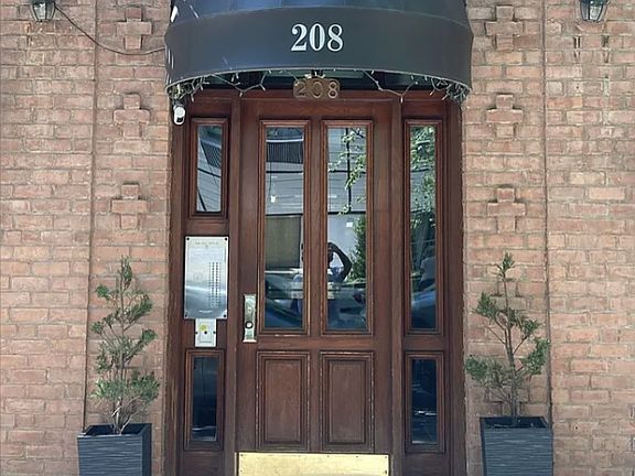2nd image of 208 E 70th St APT 2E