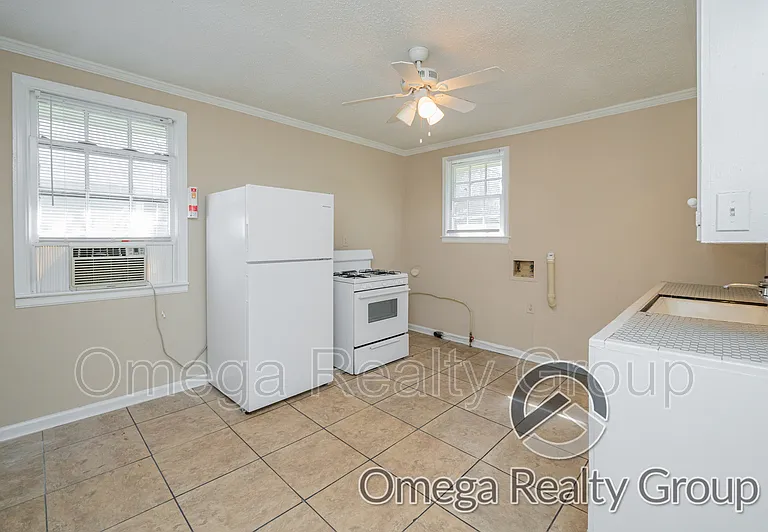 1020 Pershing St #D — Photo 11
