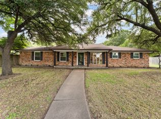 426 Brook Hollow Cir, Desoto, TX 75115