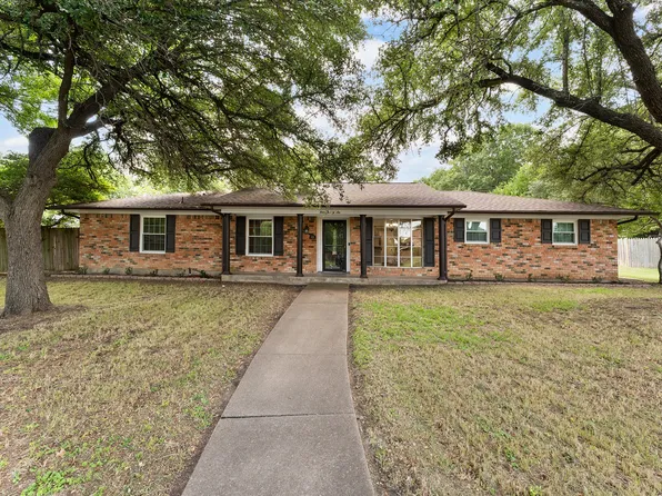 426 Brook Hollow Cir, Desoto, TX 75115