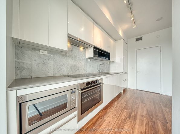 117 McMahon Dr #2801, Toronto, ON M2K 0C2