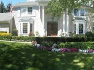 2258 Red Maple Dr, Troy, MI 48098