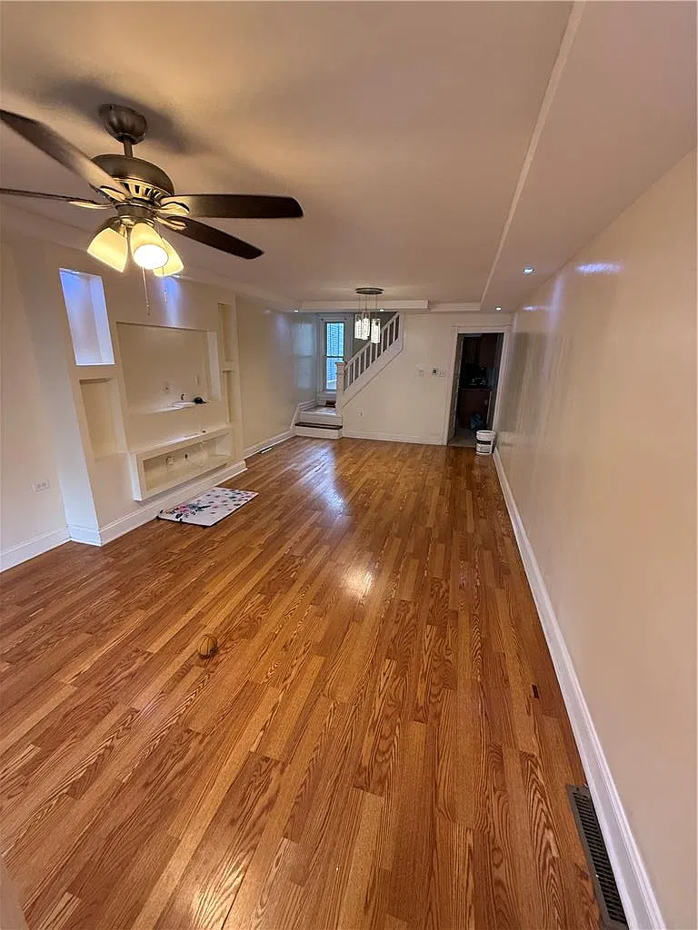 3 bed, 1.0 bath, 1710 sqft, $2,000 — Photo 3
