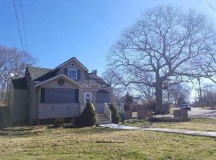 29 Johns Neck Rd, Shirley, NY 11967