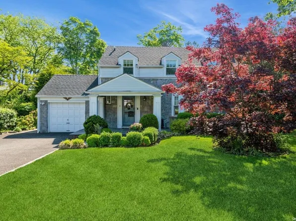 6 Ridge Road, East Williston, NY 11596