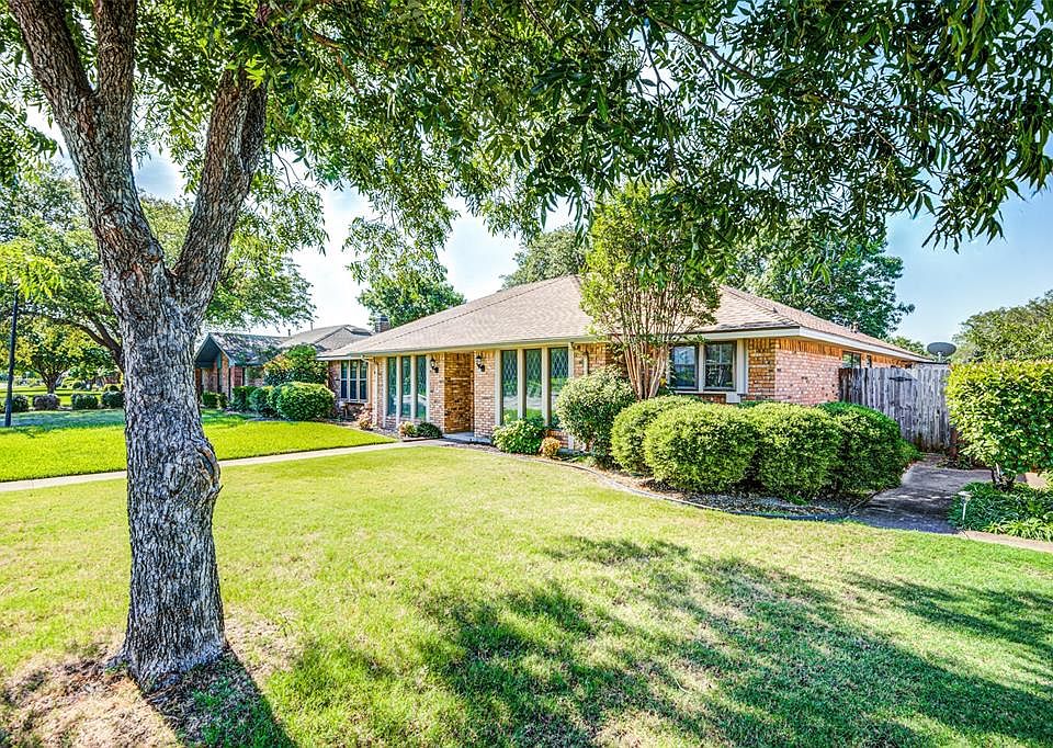 1st image of 1920 Robin Meadow Dr