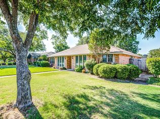 1920 Robin Meadow Dr, Carrollton, TX 75007