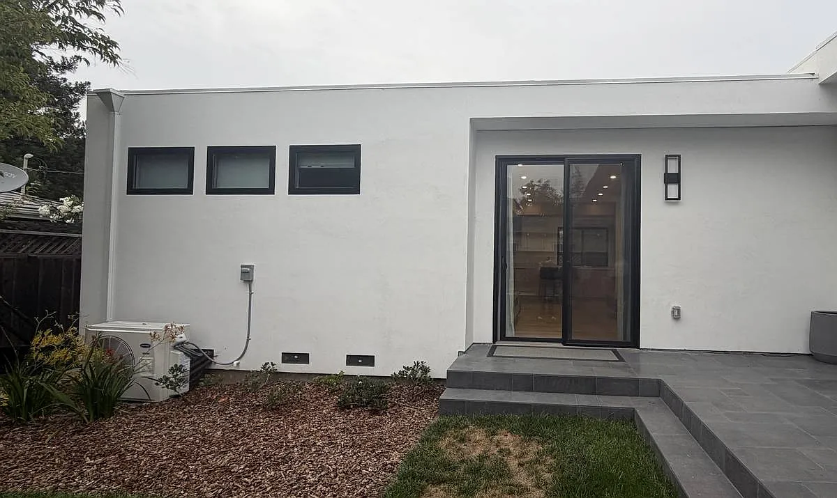2 bed, 800 sqft, $5,500 — Photo 1