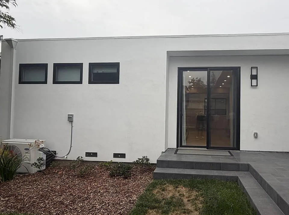 1438 Miramonte Ave