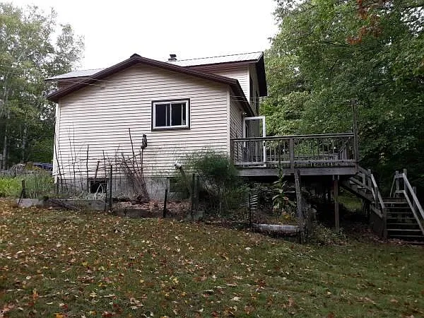 3 bed, 1900 sqft, $2,800 — Photo 2