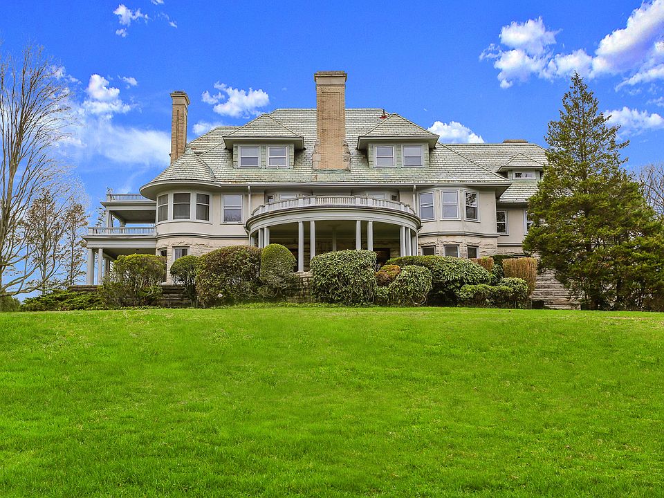 384 Field Point Road