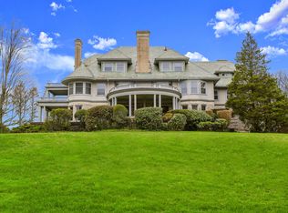 384 Field Point Rd, Greenwich, CT 06830