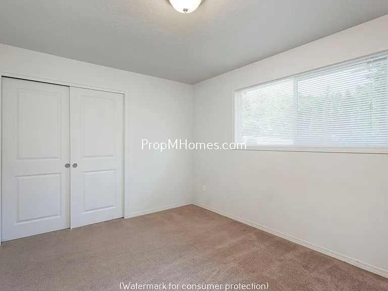 15535 NE Glisan St #1 — Photo 9