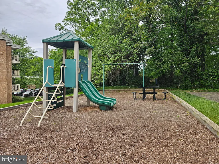 2621 Wagon Dr — Photo 10
