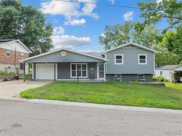 98 Kennedy St, Union, MO 63084