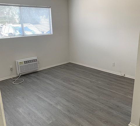 5th image of 5444 Bellingham Ave APT 31
