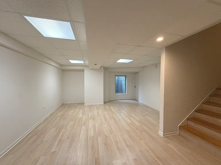 2573 Waterbury Ln — Photo 17